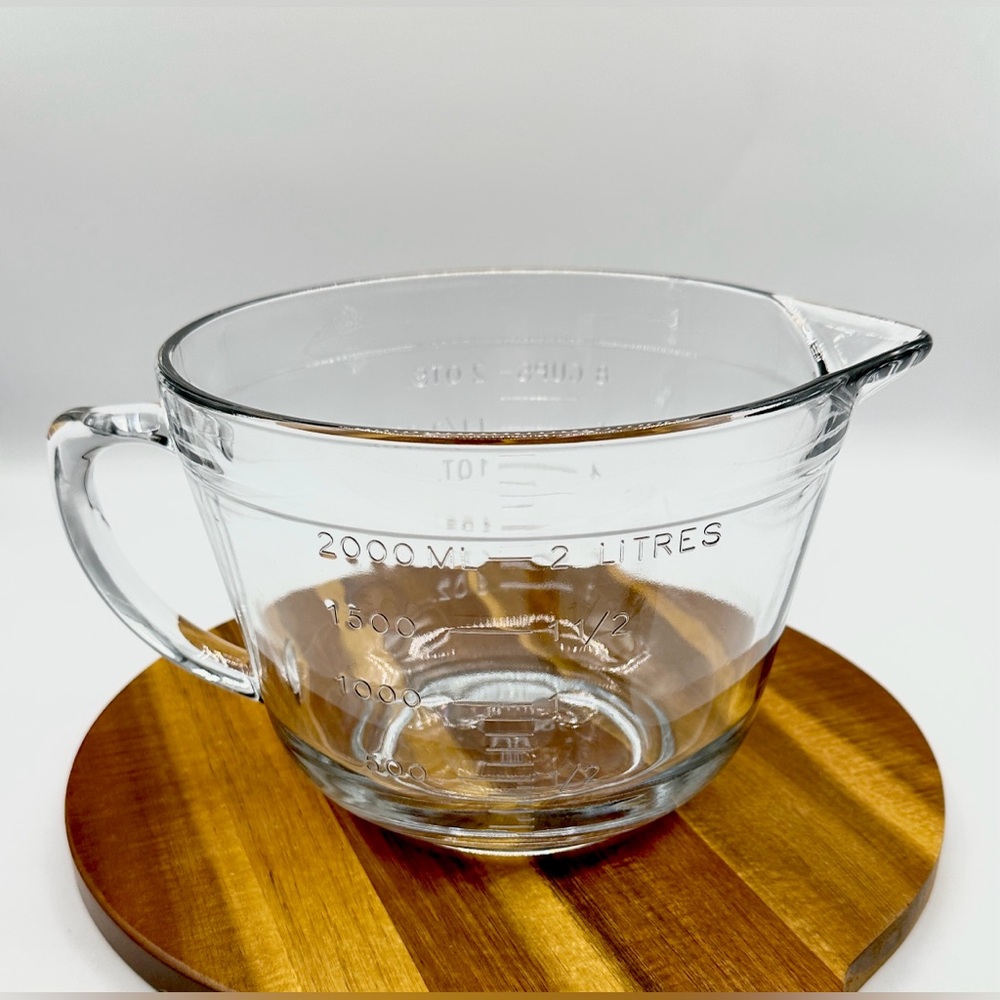 Anchor Hocking Glass 2 Quart / 8 Cup Mixing Bowl w Handle & Spout